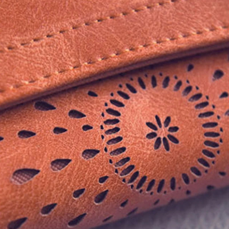 Retro Tri-Fold Wallet - Stylish and High-Quality
