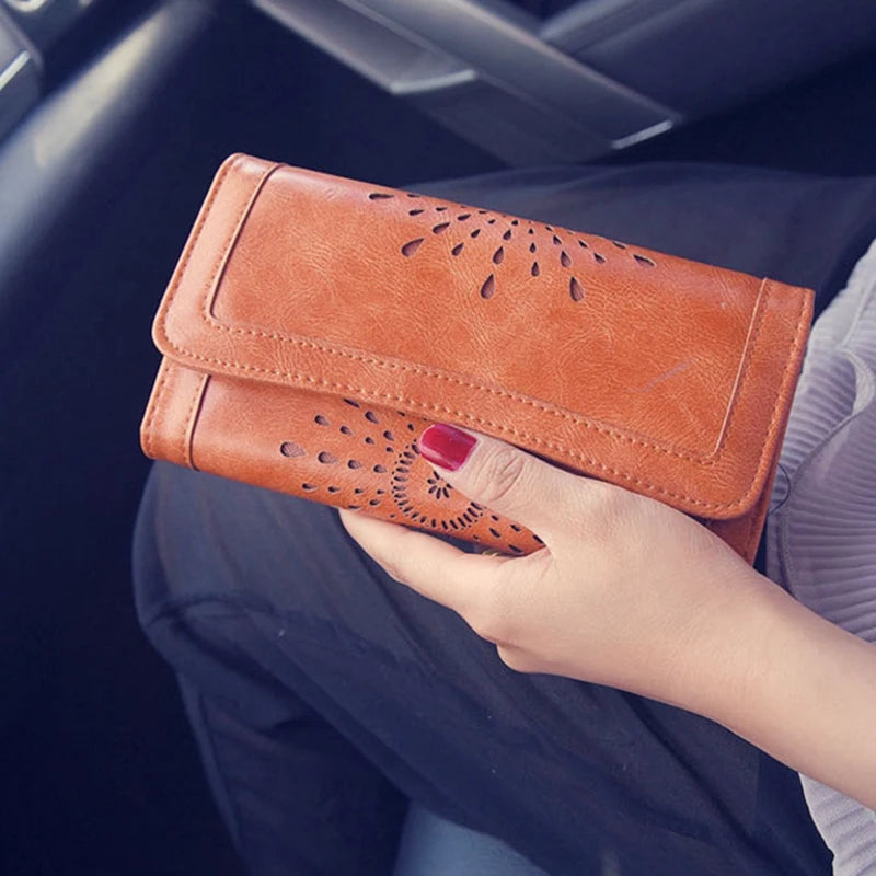 Retro Tri-Fold Wallet - Stylish and High-Quality
