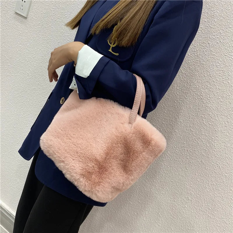 Women's Faux Fur Shoulder Bag Winter Plush Tote Clutch