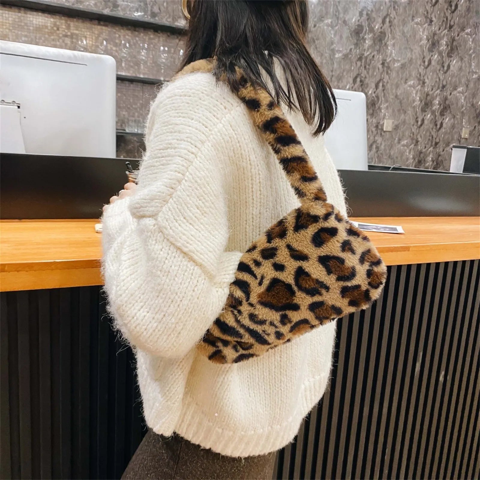 Fluffy Plush Shoulder Messenger Bag Soft Crossbody Bags Women Totes Bags Clutch