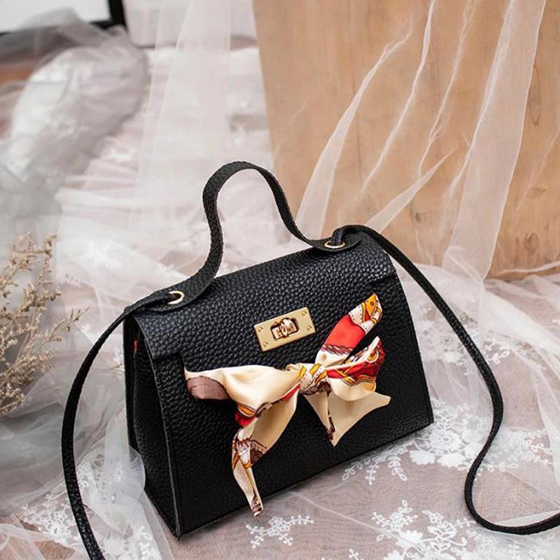 Vintage European Small Messenger Bag Lock Handbag