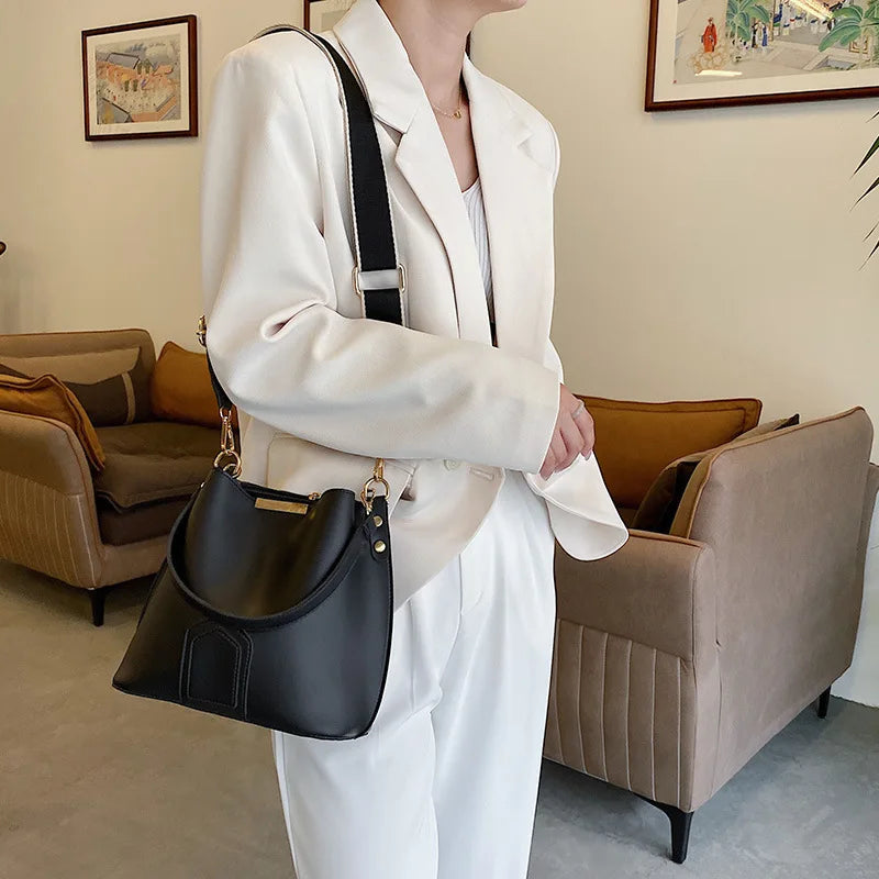 Retro Messenger Bucket Bag Wide Shoulder Strap Handbag