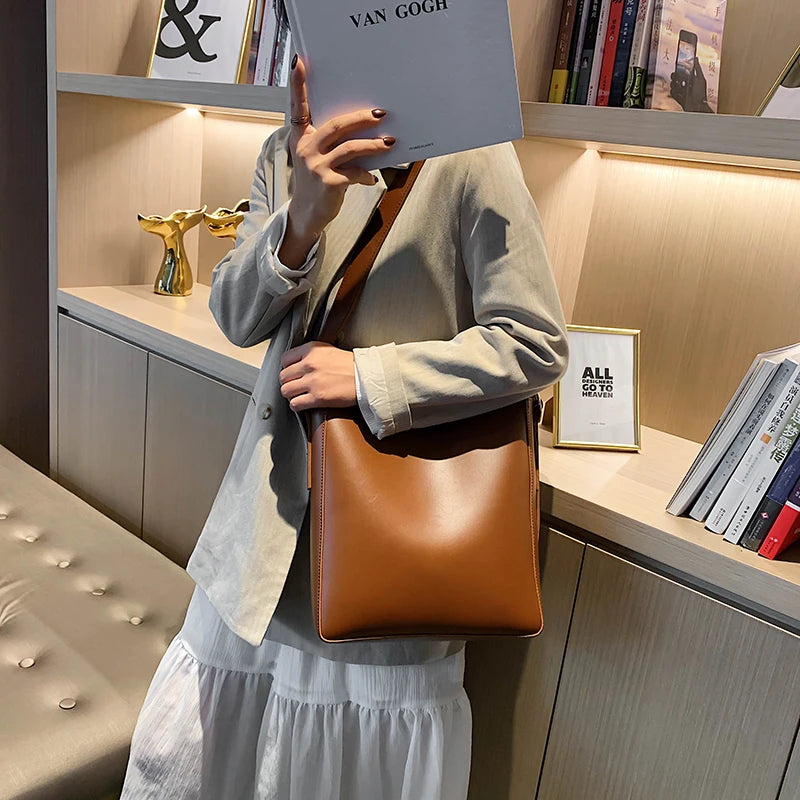 Hot PU Leather Women's Bucket Bag Large Capacity Retro Crossbody Bag