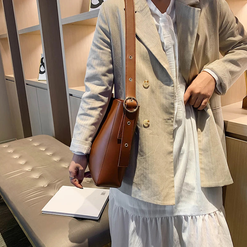 Hot PU Leather Women's Bucket Bag Large Capacity Retro Crossbody Bag