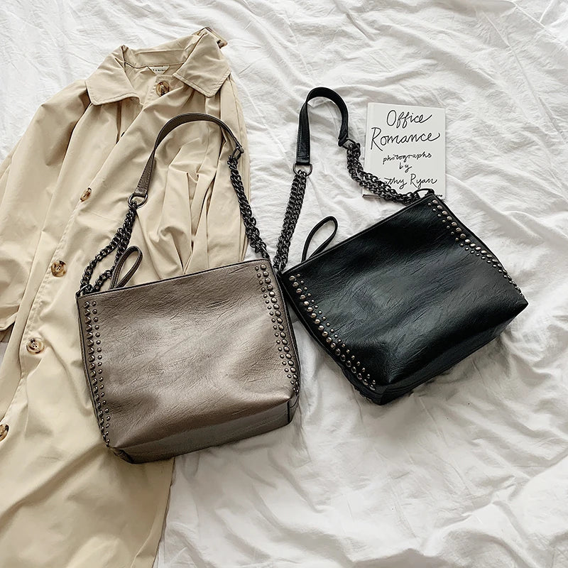 Large-capacity Women's Shoulder Bag Metal Chain Messenger Bag