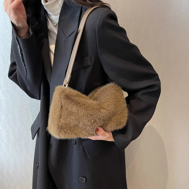 Women's Plush Shoulder Bag Winter Armpit Bag for Travel