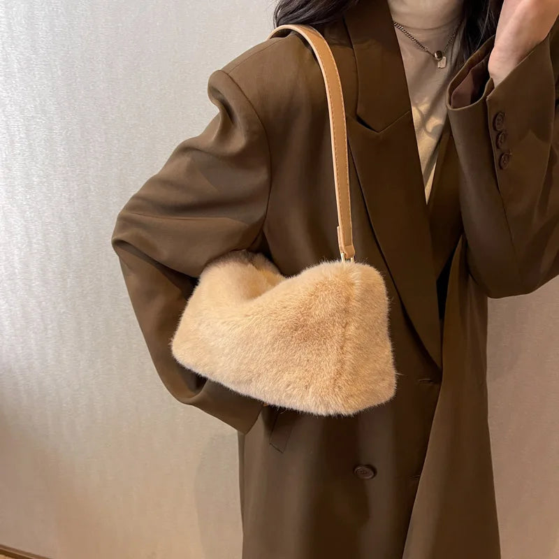 Women's Plush Shoulder Bag Winter Armpit Bag for Travel