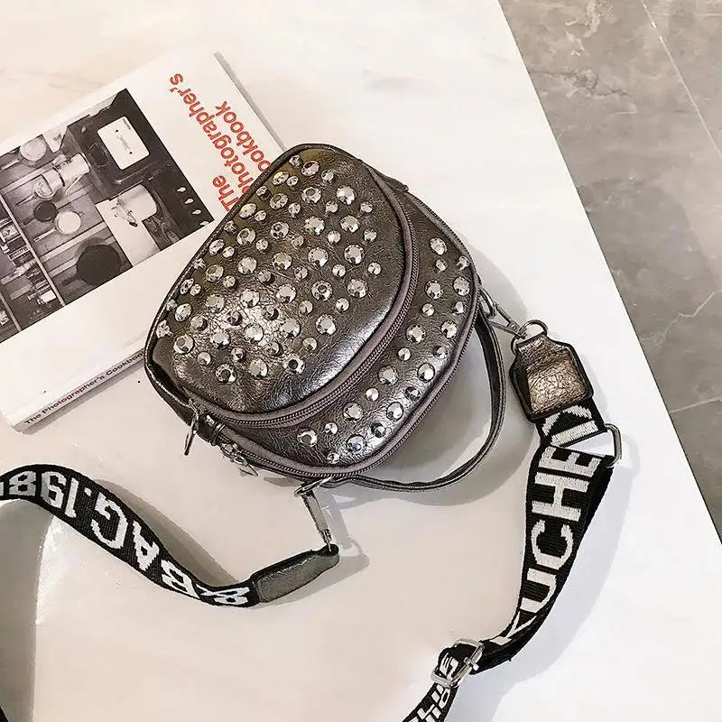 Rivet Cloud Peas Shoulder Crossbody Bag Ladies Small Mobile Phone Bag