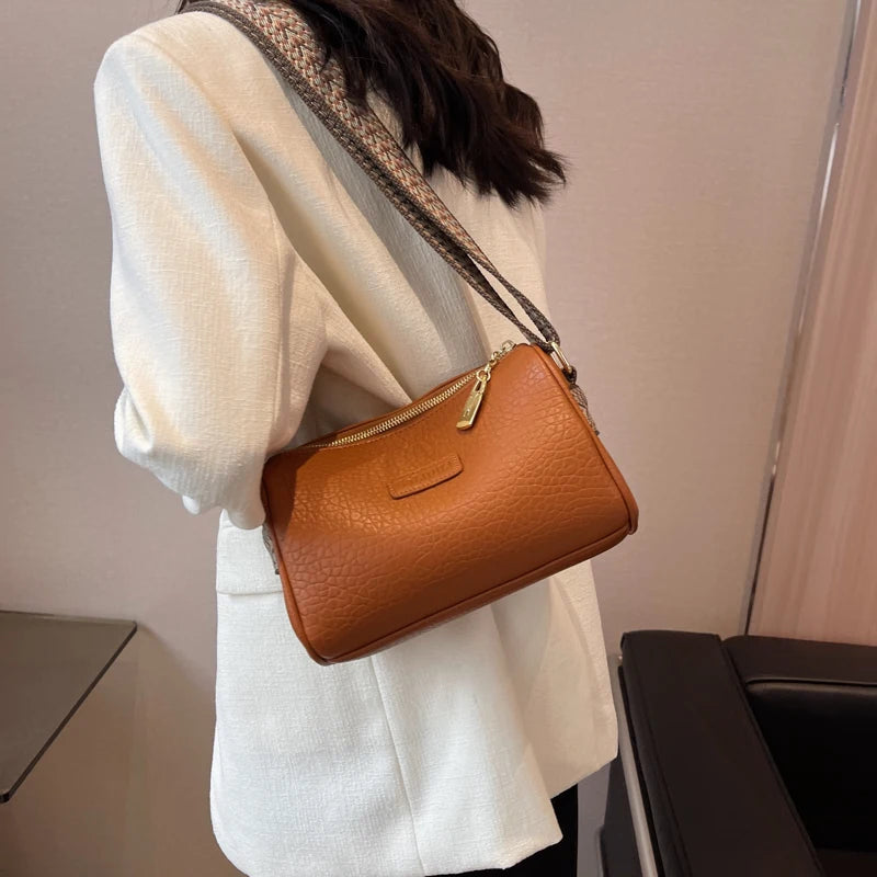 Lesigner Women's Shoulder Bag Large Capacity Handbag Crossbody Casual Totes