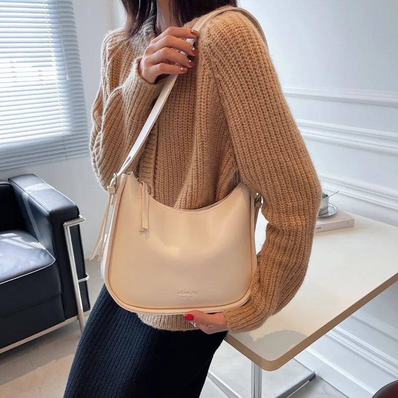 2021Autumn Retro Underarm Bag Wide Shoulder Strap Lady Messenger Bag