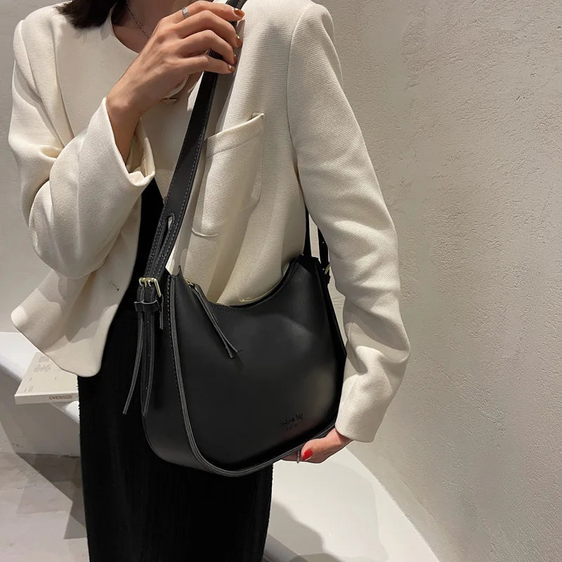 2021Autumn Retro Underarm Bag Wide Shoulder Strap Lady Messenger Bag