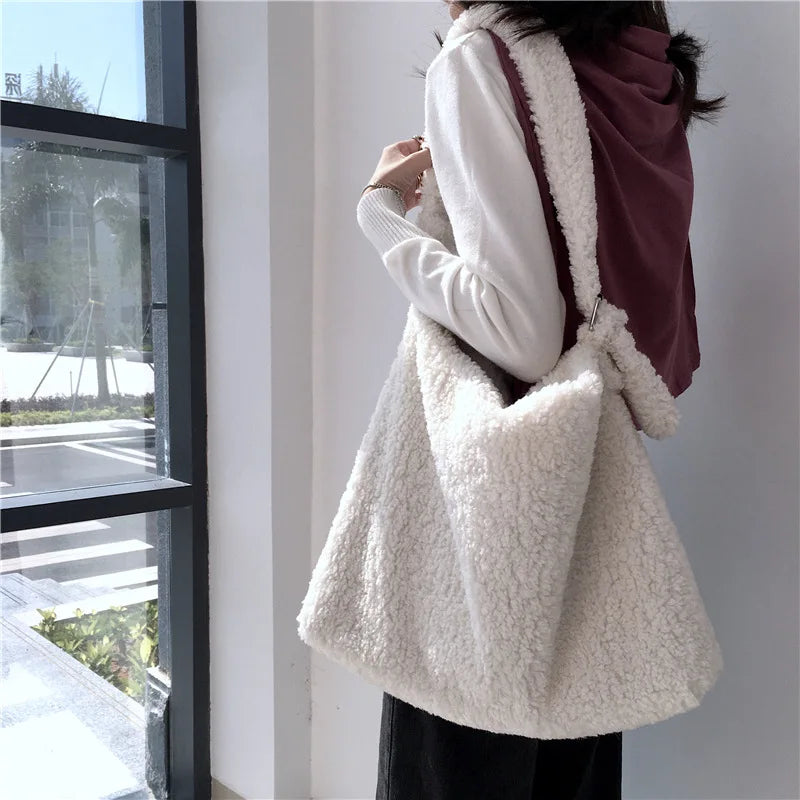 Plush Cross Shoulder Bag Large Capacity Lamb Hair Armpit Bag