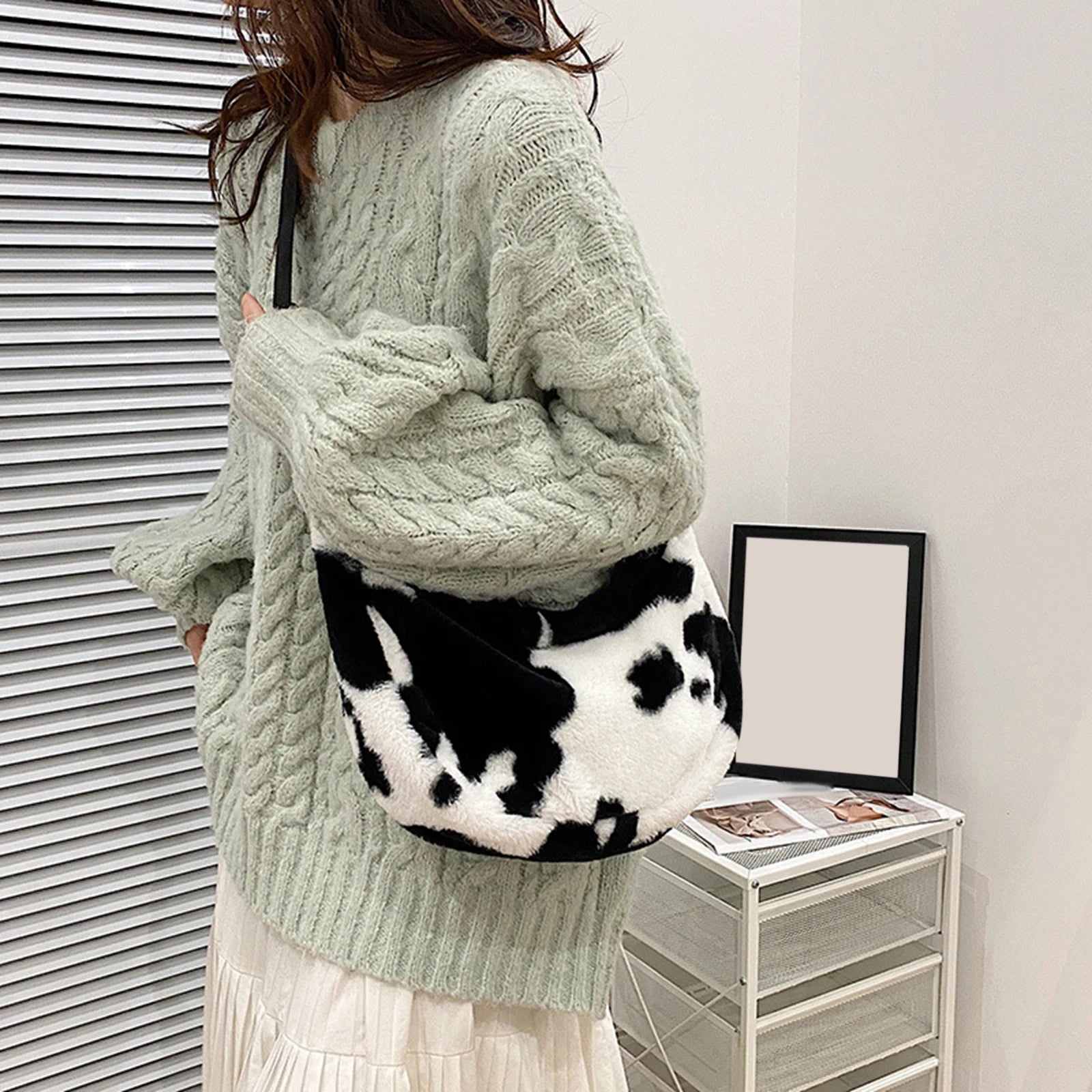 Stylish Plush Women Shoulder Bag Zipper Large Capacity Soft Handbag
