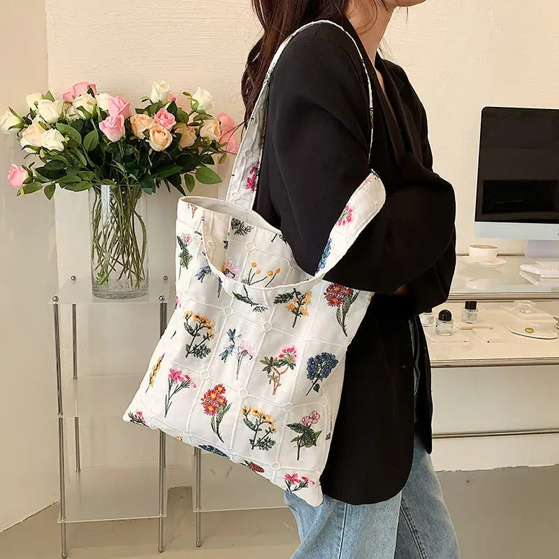 Vintage Women Shoulder Shopping Bags Handbags Purses Embroidered Flowers Design