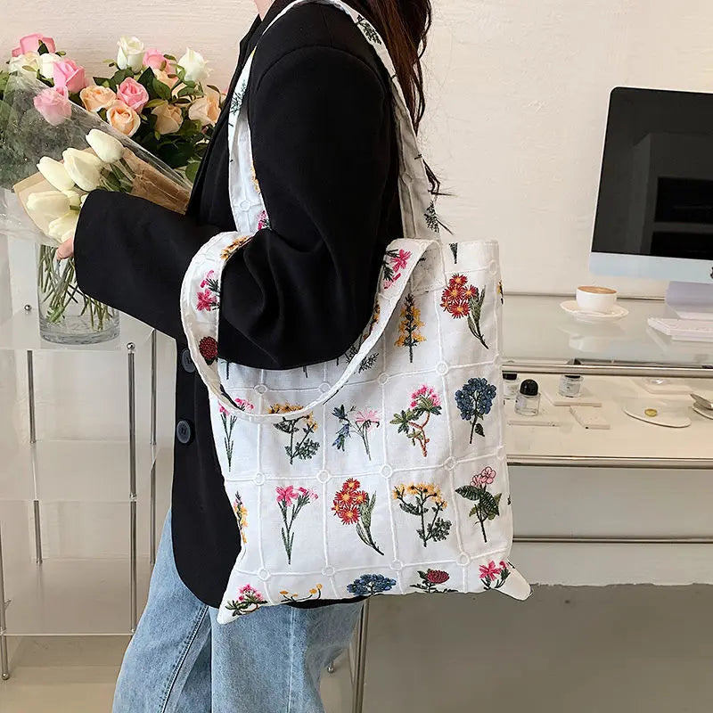 Vintage Women Shoulder Shopping Bags Handbags Purses Embroidered Flowers Design