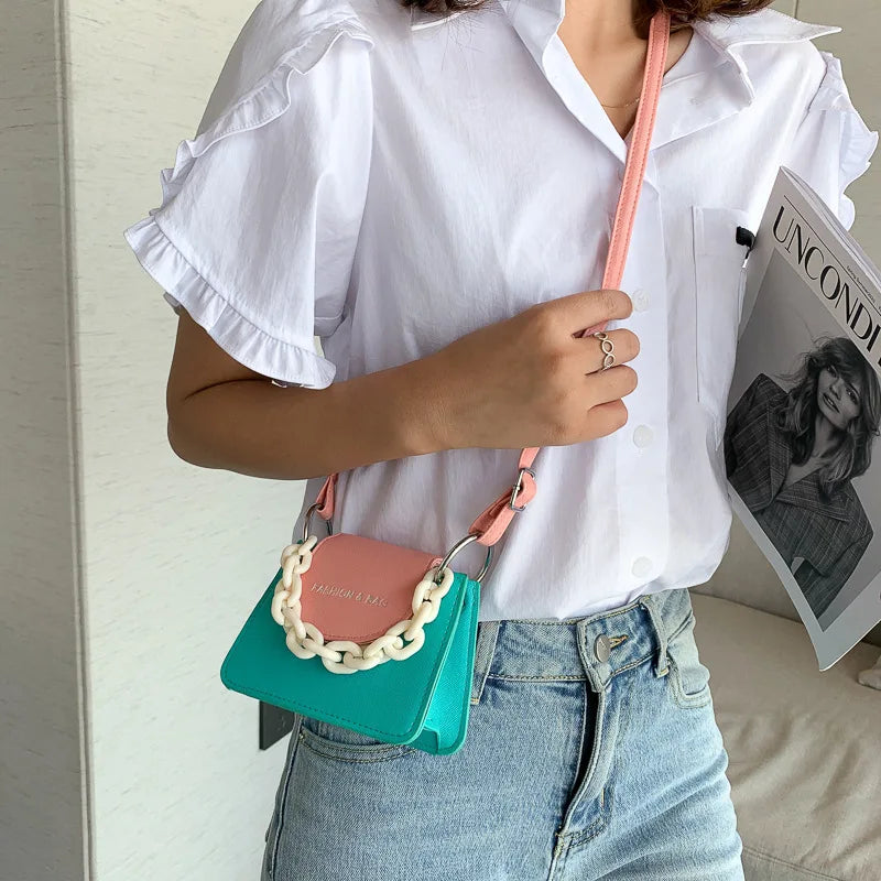 Qiaoduo Mini Crossbody Bag with Acrylic Chain - Lady Hit
