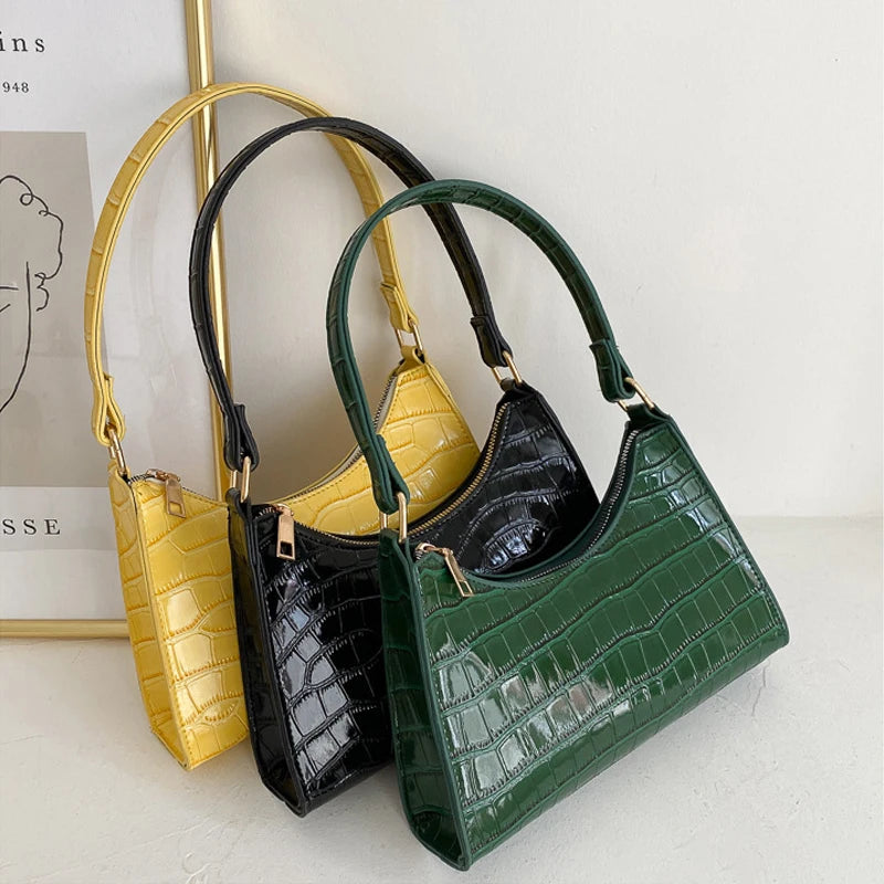 Retro Casual Shoulder Bag Women Totes Solid Chain Handle
