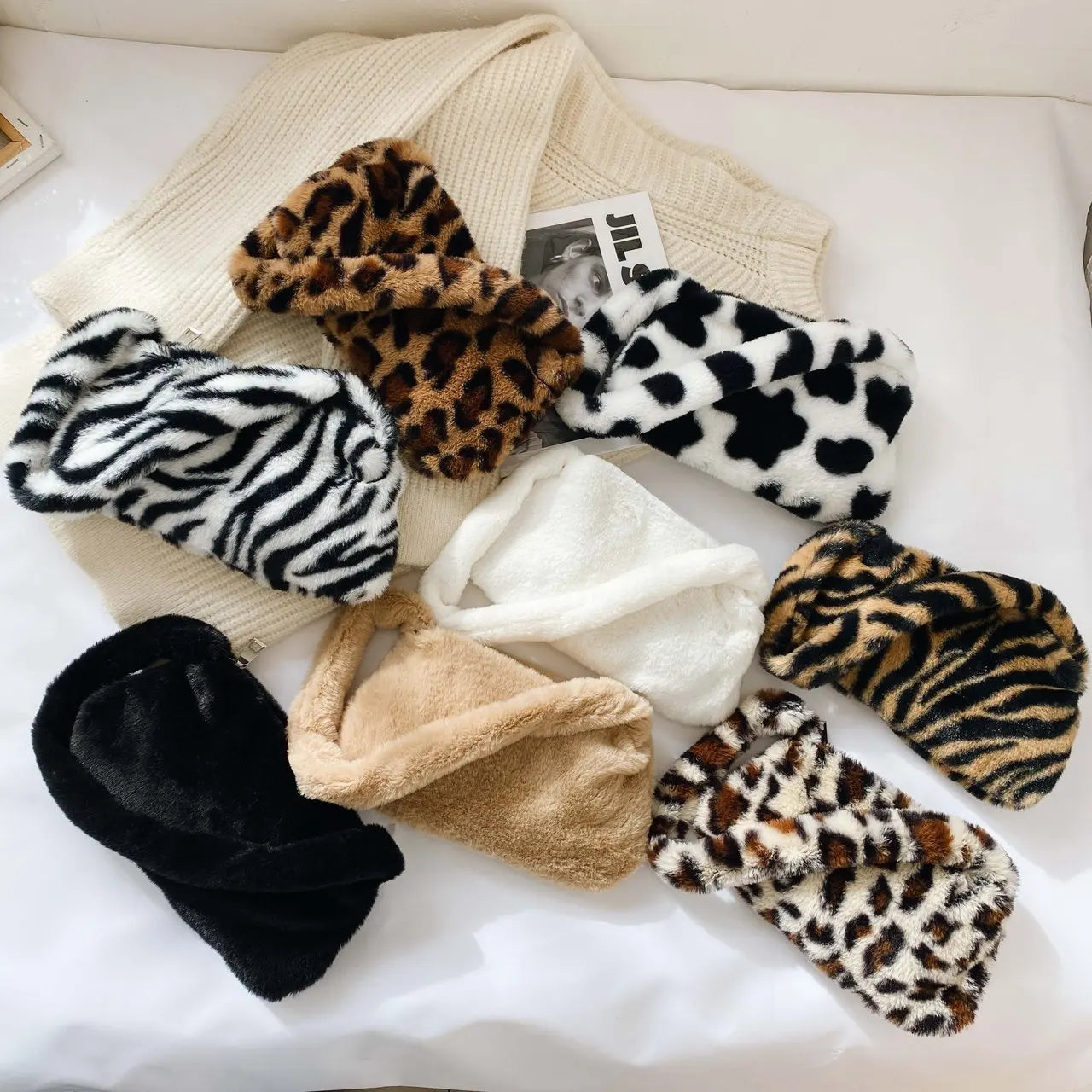 Leopard Print Underarm Bag Soft Plush Winter Shoulder Bag for Women