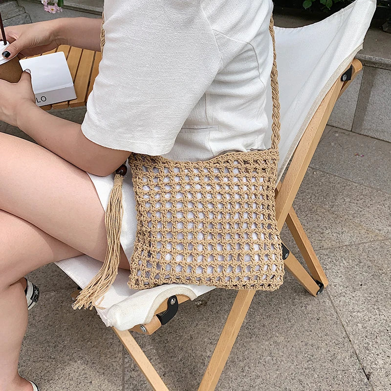 Retro Woven Woolen Crossbody Bag with Tassel Beach Shoulder Handbag