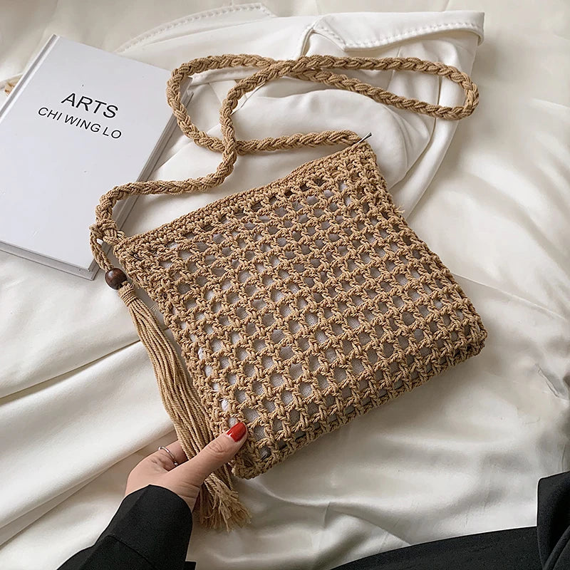 Retro Woven Woolen Crossbody Bag with Tassel Beach Shoulder Handbag