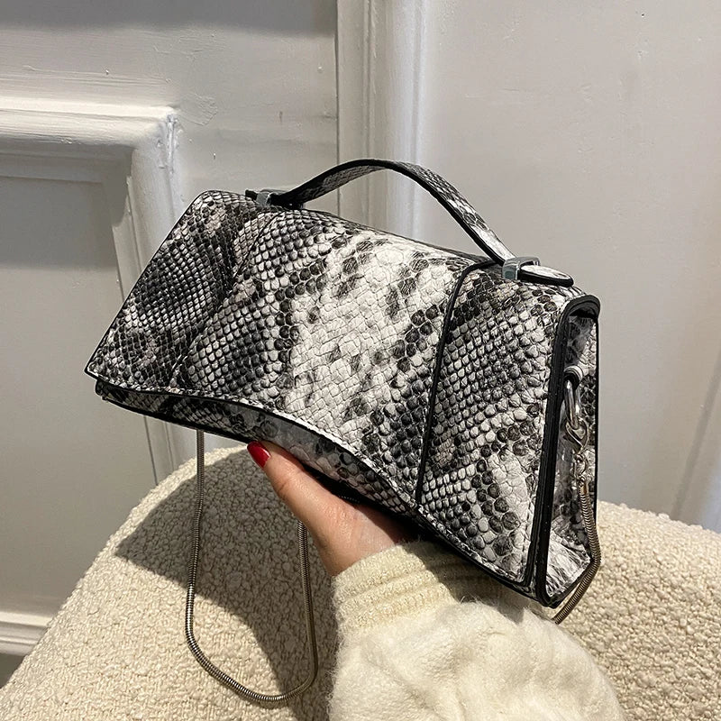Vintage Snake Pattern Totes Bag with Chain Handbag