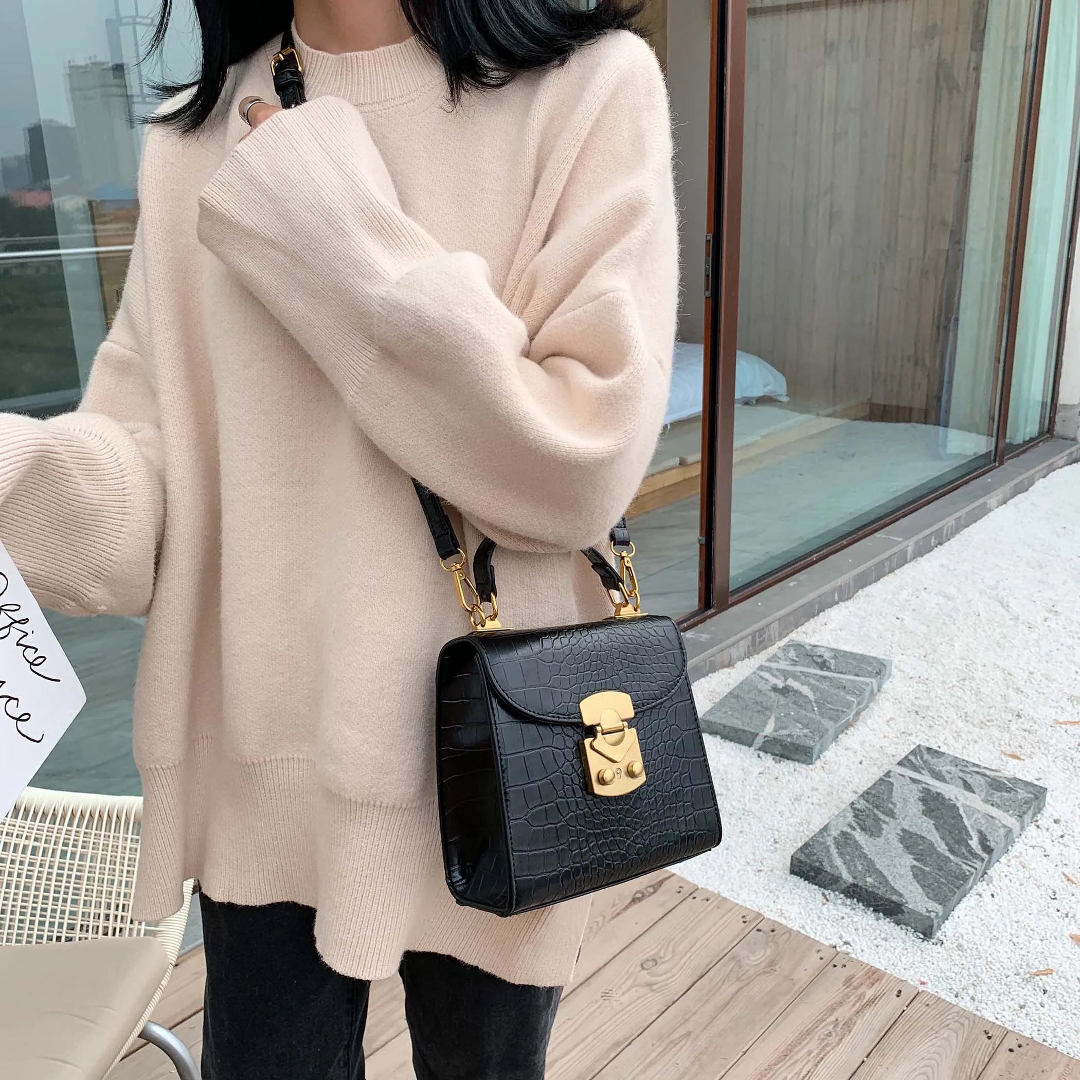 Stone Pattern PU Leather Crossbody Bag Lock Shoulder Messenger