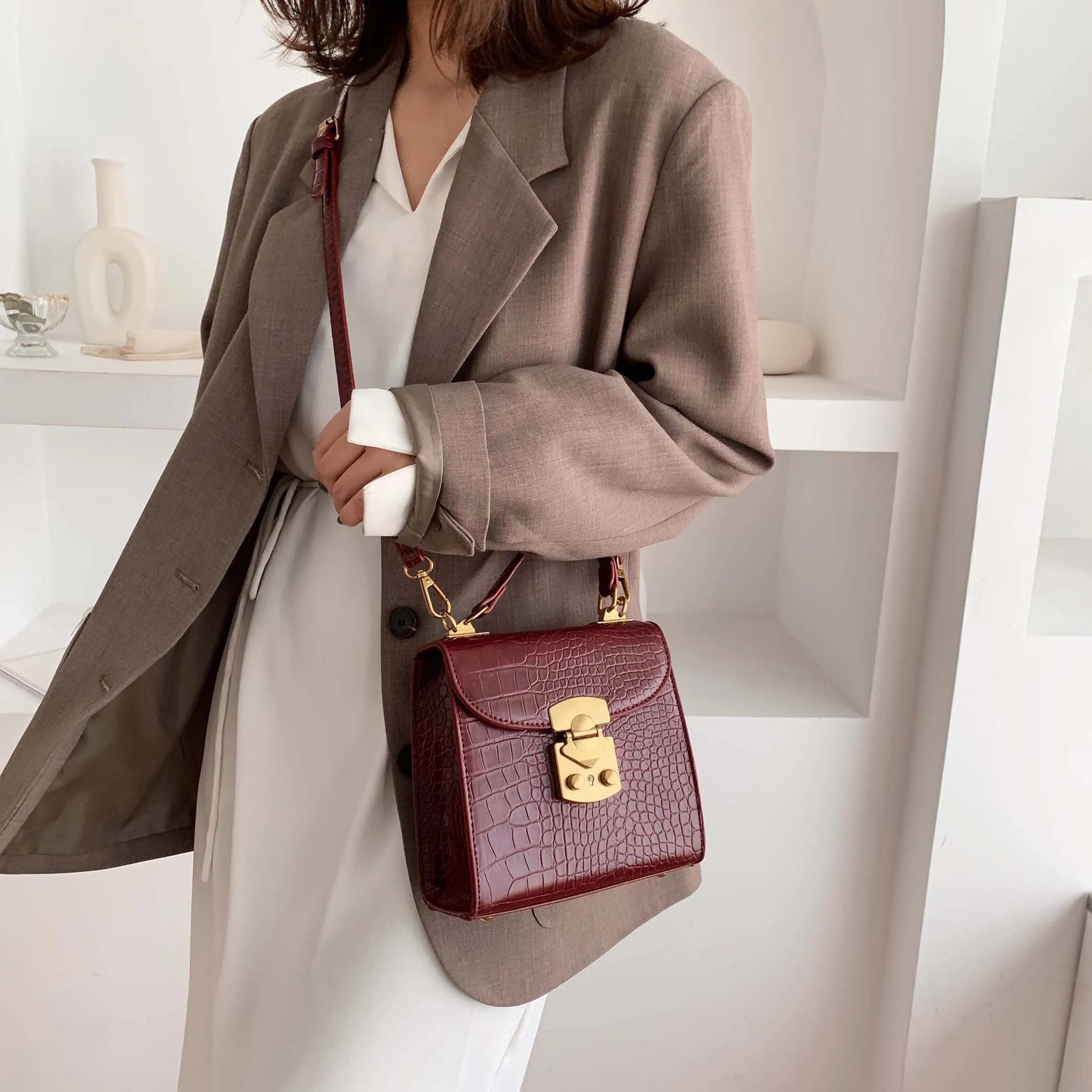 Stone Pattern PU Leather Crossbody Bag Lock Shoulder Messenger
