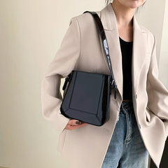 Leather Women Bagute Bag Vintage Single Shoulder Pack