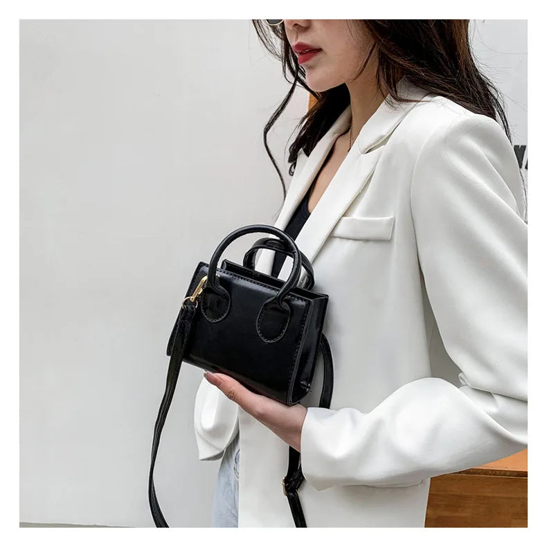 Small Square Bag Retro Mini Handbag Literary Crowds Shoulder Messenger Female