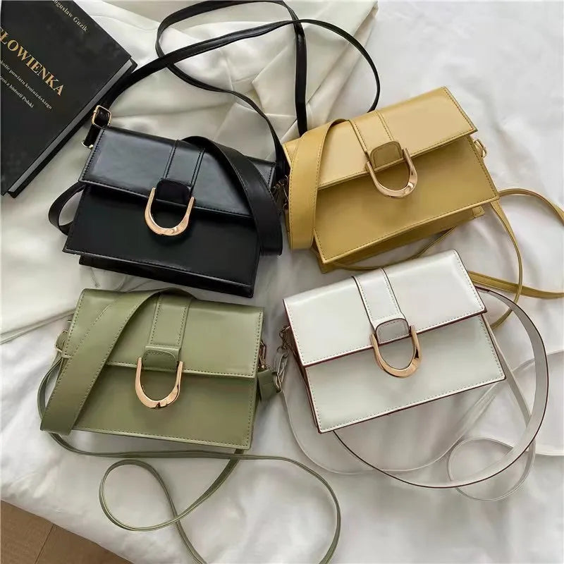One-Shoulder Large-Capacity Horseshoe Buckle Bag