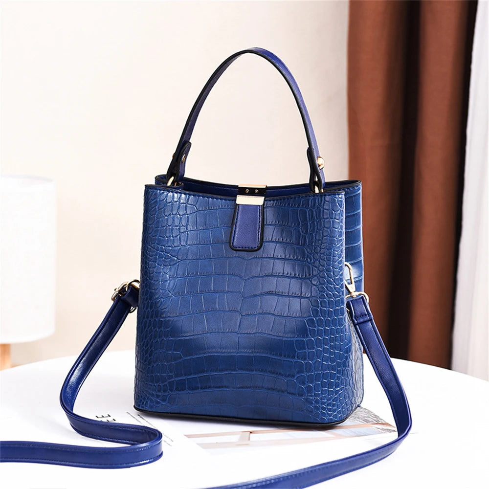 Vintage Crocodile Shoulder Bag Large Capacity Lady Purse