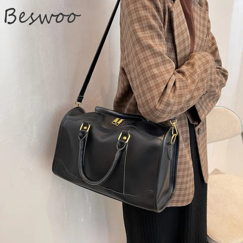 Vintage Shoulder Bag Women Large Capacity Travel Bag Business Trip Crossbody Bag