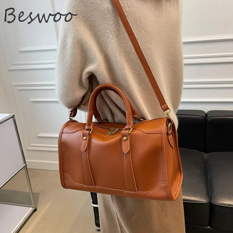 Vintage Shoulder Bag Women Large Capacity Travel Bag Business Trip Crossbody Bag