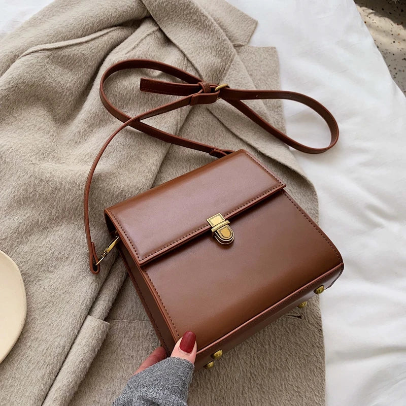 Vintage Leather Crossbody Bag for Women Shoulder Messenger Bag