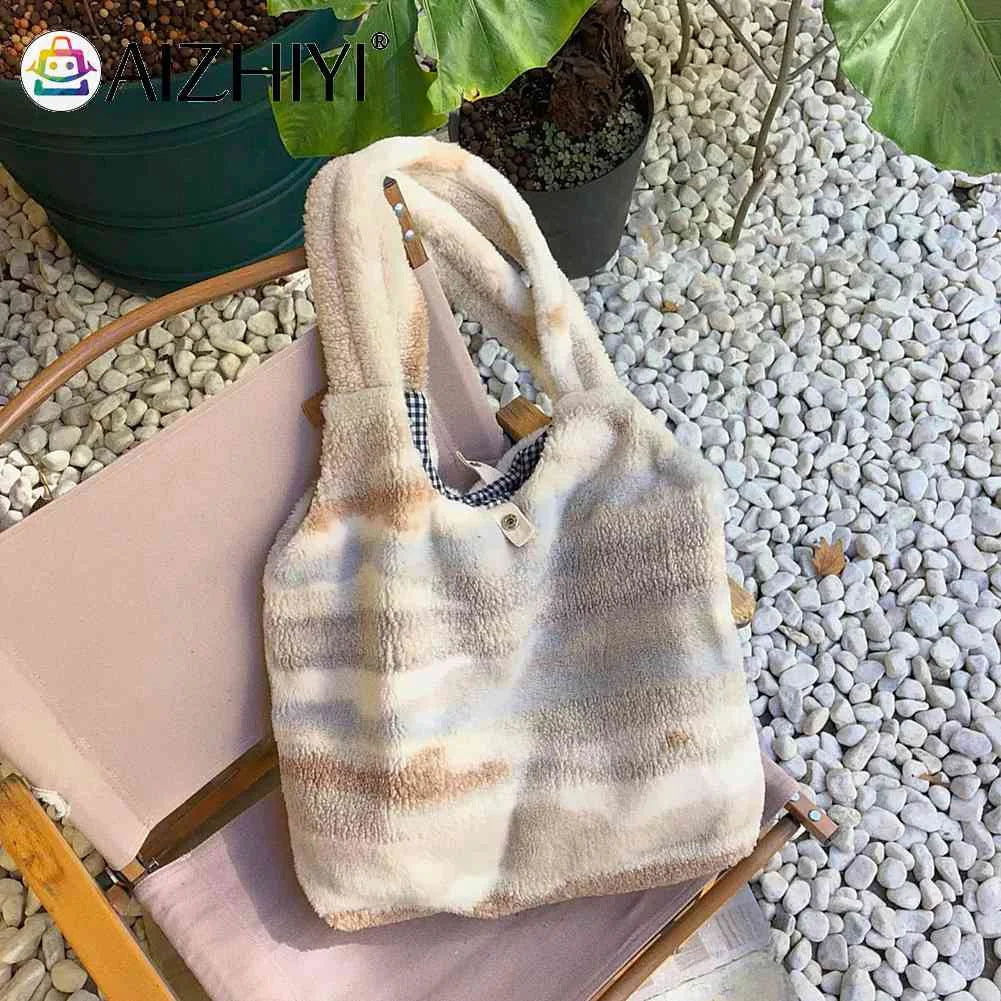 Vintage Women Tote Bag Large Capacity Handbag for Autumn Winter