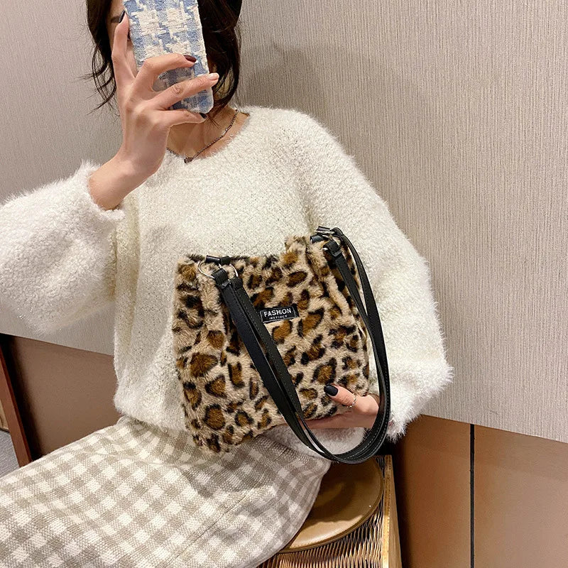 Leopard Print Plush Mini Bucket Bag for Women Velvet Underarm Bag