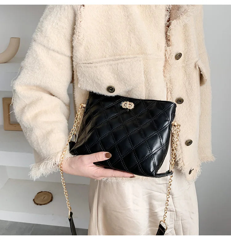Women's Leather Rhombus Shoulder Chain Handbag