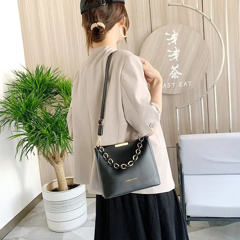 Women Bag PU Leather Shoulder Handbags Solid Chain Bucket Tote Female