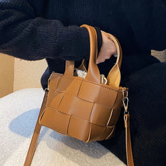 Women's Woven Shoulder Bag Portable Messenger Bucket Bag