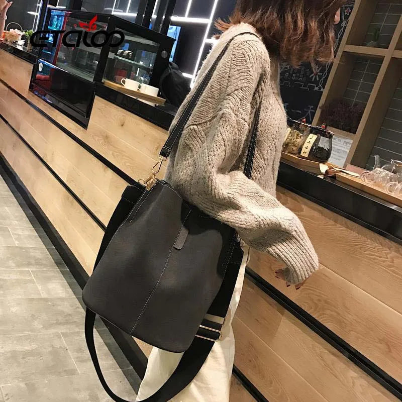 Women Solid Pattern Shoulder Bag Capacious Handbag Retro Shopping Bags