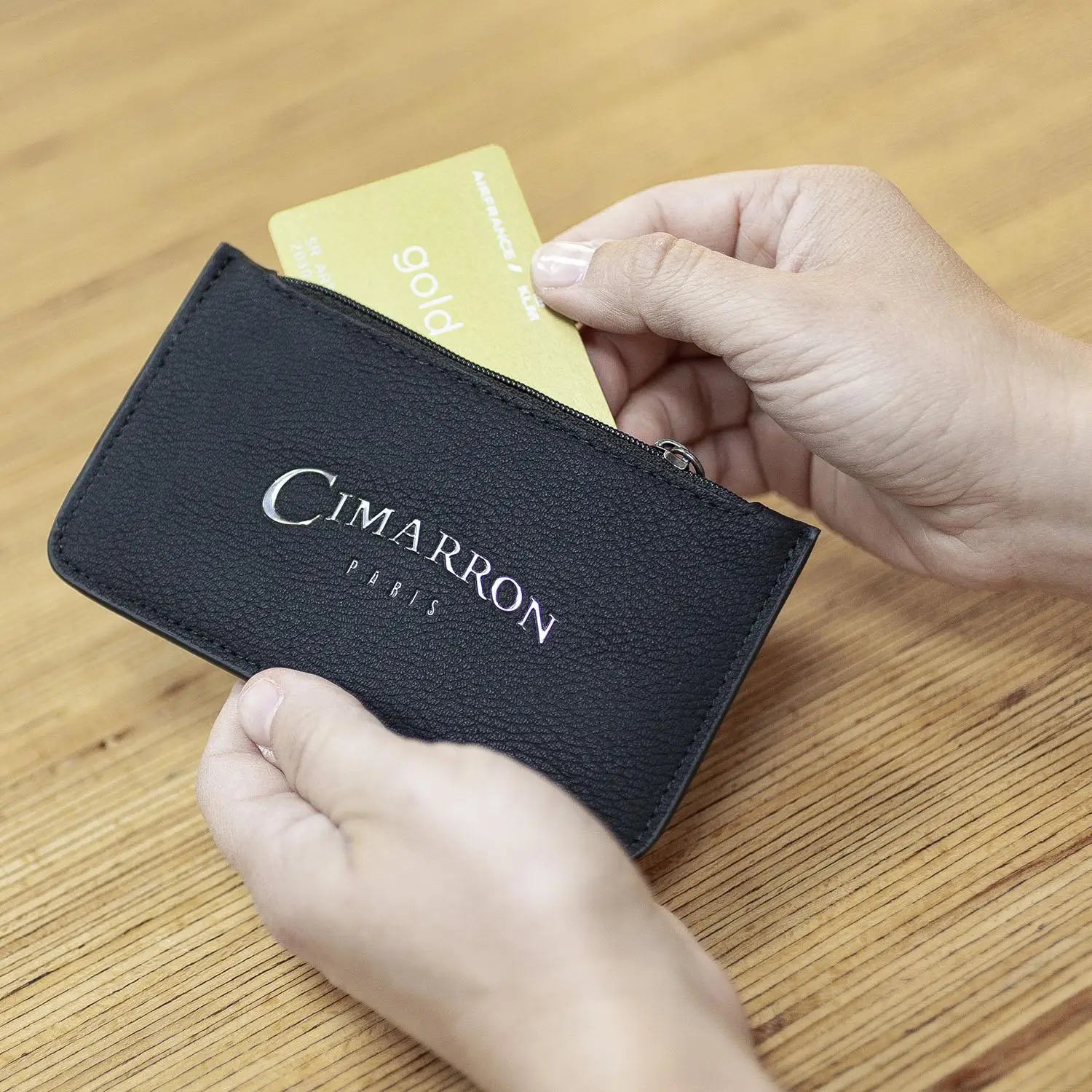 Eco-Friendly Leather Card Holder Purse with Zipper Closure