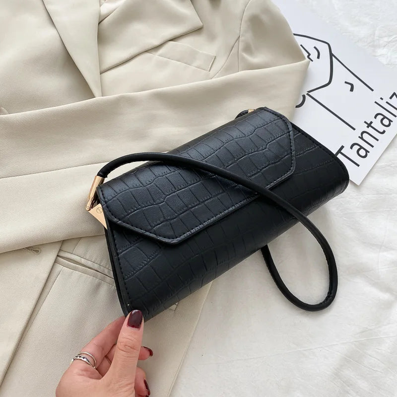 Retro Casual Women's Chain Handbags PU Leather