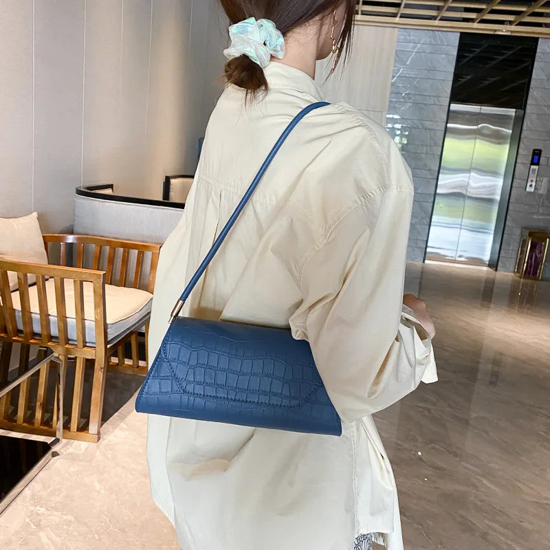 Retro Casual Women's Chain Handbags PU Leather