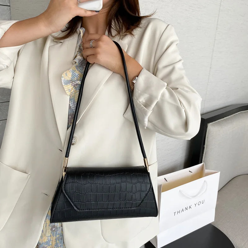 Retro Casual Women's Chain Handbags PU Leather