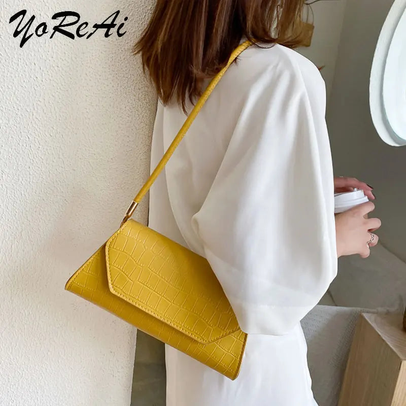 Retro Casual Women's Chain Handbags PU Leather