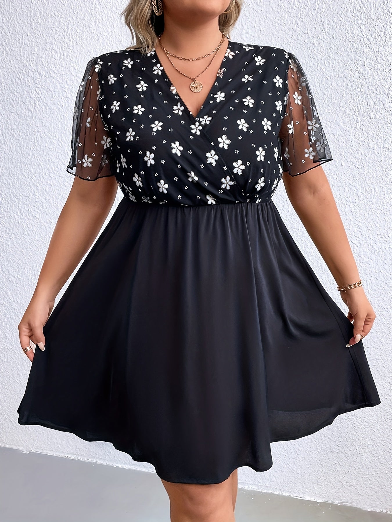  Floral Print Mesh Sleeve Mini Dress