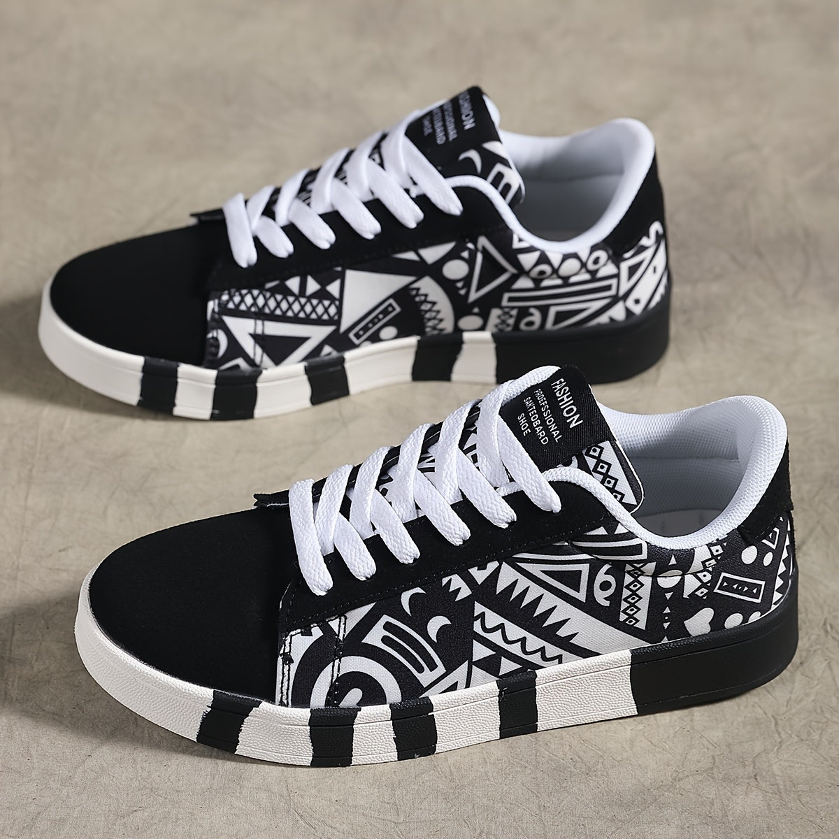 Graphic Pattern Lightweight Breathable Skate Shoes