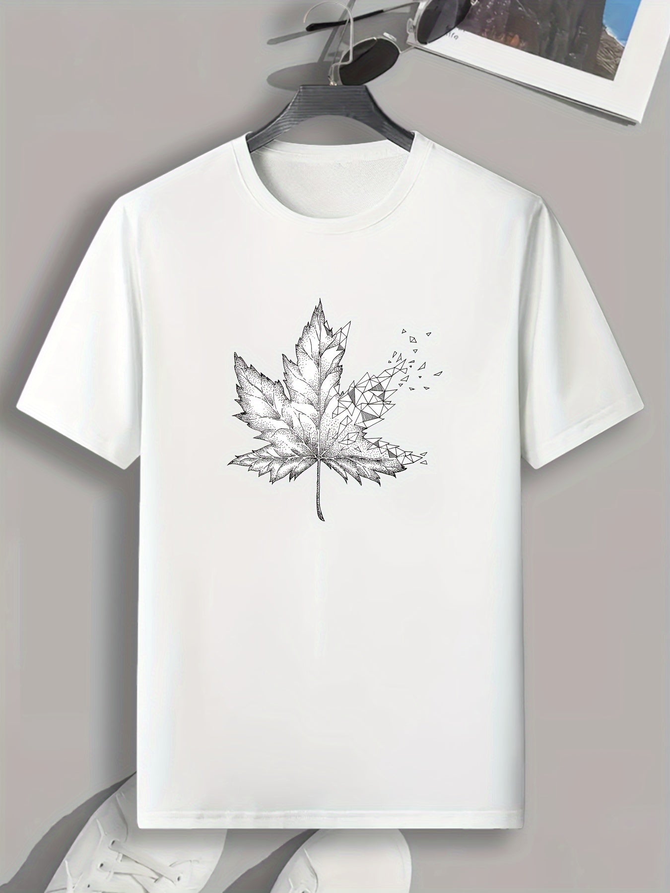Mapel Leaf Print Men's Comfy T-shirt for Outdoor Summer