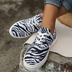 Women's Lightweight Striped Sneakers Low Top Lace Up Flat Casual Shoes