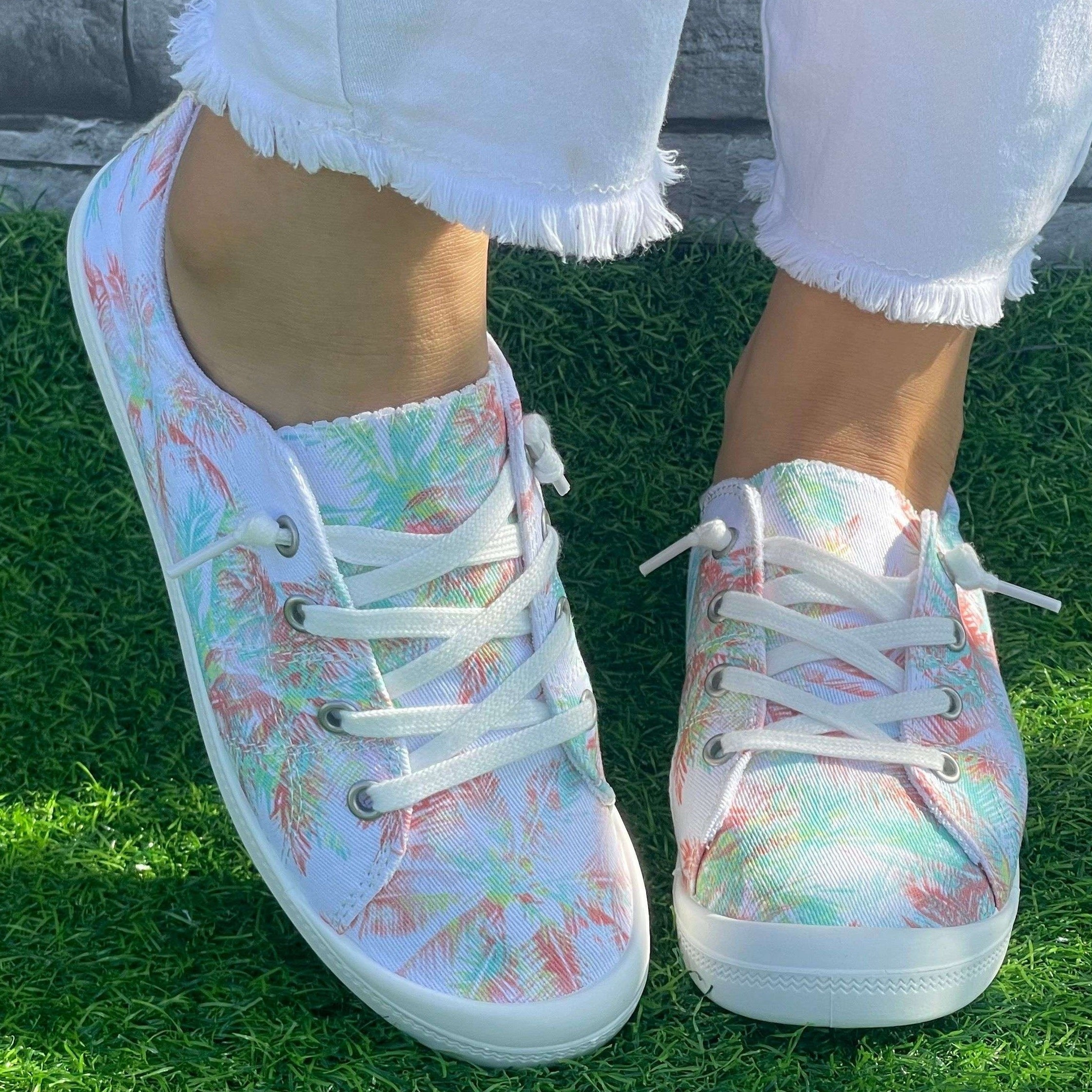 Coconut Leaf Pattern Slip On Shoes Women's Lightweight Comfort